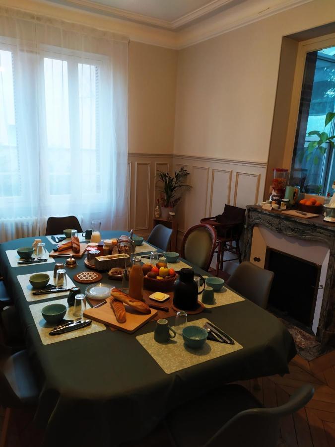 Bed and Breakfast L'Echappee Belle Шартр Екстер'єр фото